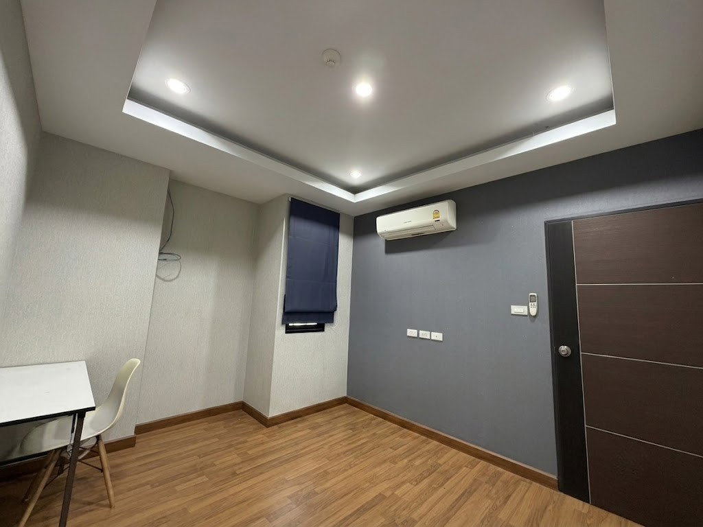 รูป 🔥 คอนโดห้องใหญ่ 2 ห้องนอน โซนคูคต เพียง 1.5 ล้าน! 🔥🏢 ลามูร์ คอนโด - รูปที่ 4/13