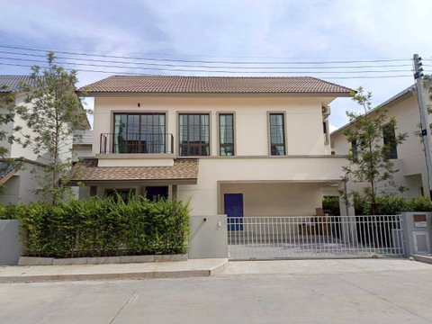 Large Luxury 2-Storey Detached House for Rent Near International Schools