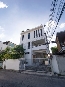 🏢 [FOR SALE] Modern Minimalist 4-Story Home Office