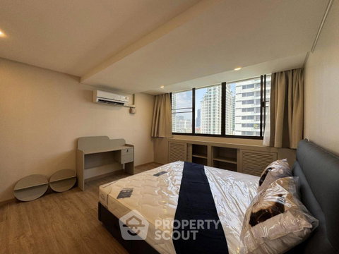 Spacious 2-BR 135 Sqm, Supalai Place Sukhumvit 39 Near BTS Phrom Phong (ID 3028795)