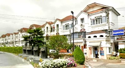 Townhouses for sale : Baan Klang Muang Lat Phrao–Yothin Phatthana Location near the front of the village, easy to enter and exit 