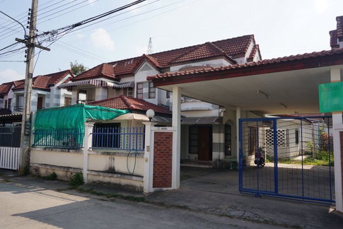 🏡บ้านแฝด 2 หลังคู่ในพื้นที่เดียวกัน **สามารถแยกซื้อได้  พิกัดทำเล หมู่บ้านธีรพร ตำบล หนองจ๊อม อำเภอ สันทราย เชียงใหม่ 