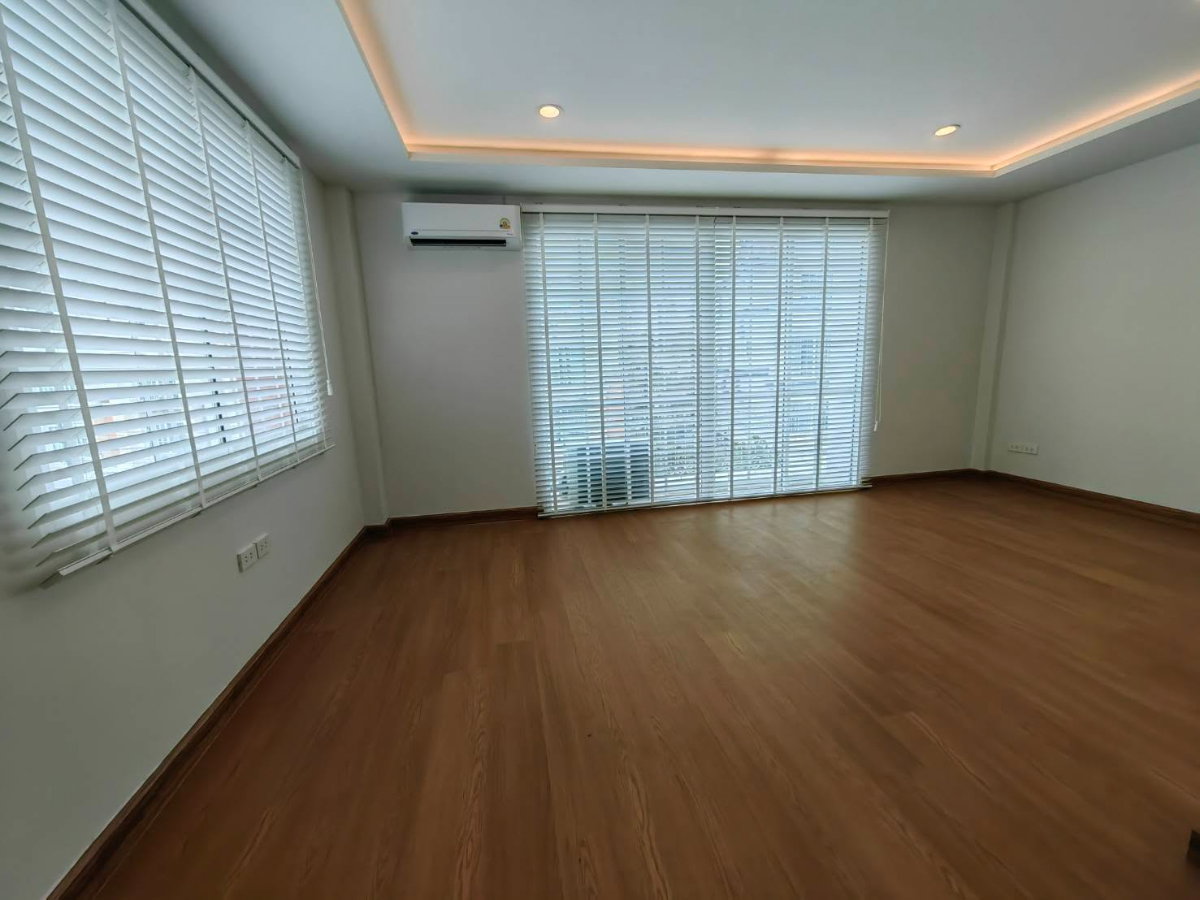 picture Home office for rent Plus Park Avenue Plus Park Lasalle - 7/16
