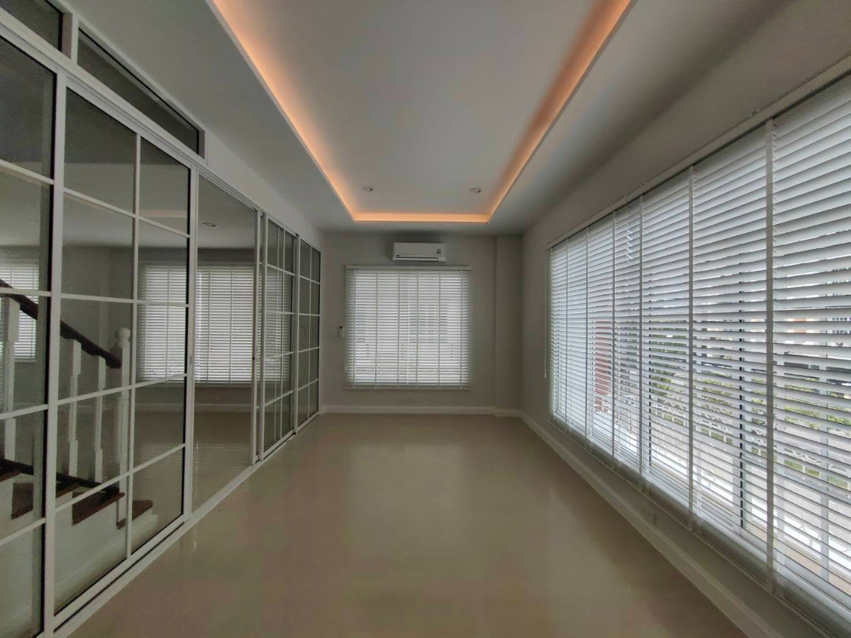 picture Home office for rent Plus Park Avenue Plus Park Lasalle - 11/16