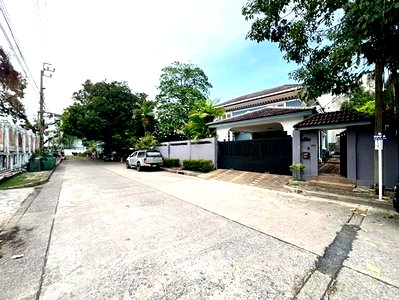 เช่าบ้านเดี่ยว ไบเทค บางนา : MHR182 ให้เช่าบ้านเดี่ยวหลังใหญ่ซอยสุขุมวิท 50 ย่านพระโขนง 5 ห้องนอน ทำเลดีใกล้ BTS สถานีอ่อนนุชและทางด่วน เนื้อที่กว้างขวาง บรรยากาศเงียบสงบ