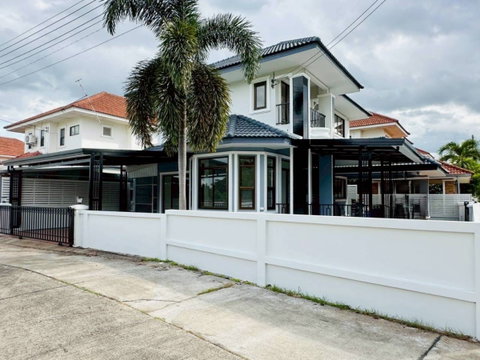  บ้านเดี่ยวหลังใหญ่หรู 2 ชั้น64 ตรว รีโนเวทใหม่ทั้งหลัง แปลงมุม ทิศเหนือ วิวดอยสุเทพ ซิตี้โฮมเพลส2  ติดสี่แยก สันกลาง-สันกำแพง ป่าบง สารภี เชียงใหม่