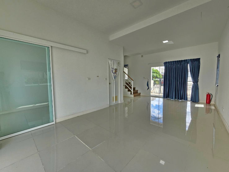 รูป บ้านหลังมุม ทาวน์โฮม 2 ชั้น โครงการเดอะคอนเนค วงแหวน – พระราม 9  ใกล้สุวรรณภูมิ เดินทางสะดวก - รูปที่ 6/14