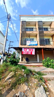 Shophouses for sale Kasetsart University Si Racha Campus : 🏠 Freehold 3-Storey Townhome in the Heart of Sriracha — EEC's Rising Star