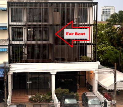 สำนักงานให้เช่า : ให้เช่าสำนักงาน 4.5 ชั้น Renovate ใหม่ทั้งตึก แอร์ 9 เครื่อง ซอยสุขุมวิท 62 ซอยริมทางด่วน 2 ใกล้ BTS ใกล้ ทางด่วน /เหมาะเป็นสำนักงาน จดบริษัทได้