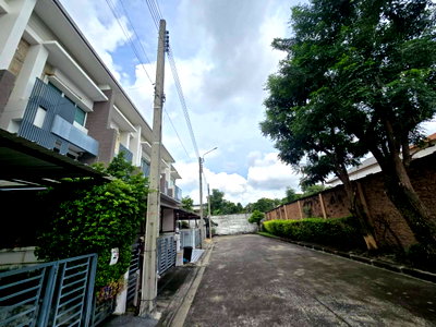 Townhouses for sale : Sale Townhome Private zone+ built in 