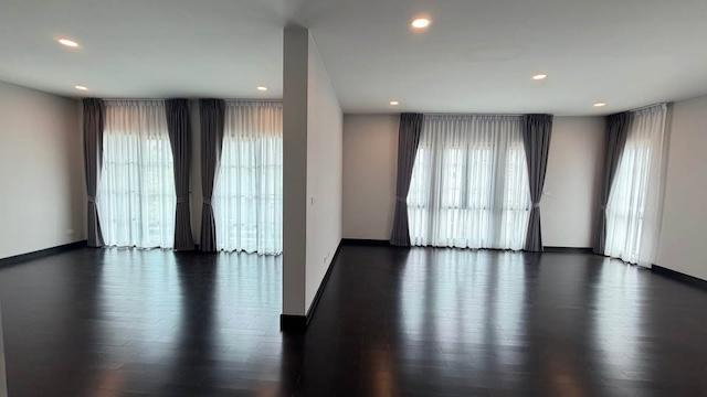 รูป MHR183 ให้เช่าบ้านเดี่ยวหรู THE CITY บางนา 2 หลังใหญ่สไตล์ Modern English โถงสูง 6 เมตร พื้นที่ 580 ตรม. ใกล้เมกาบางนาและโรงเรียนนานาชาติ - รูปที่ 5/11