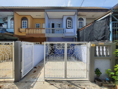 🥳Townhouse for rent 2 storey. Sintawee village 18sq.wa 2bed 1bath 💚Line id: @thefirstagent [RAR2606-2549]