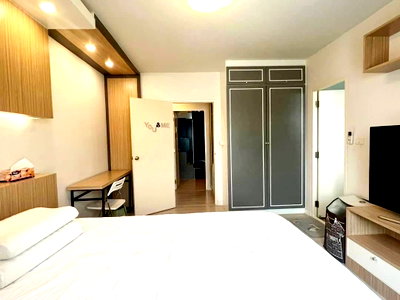 Home office for rent Samut Prakarn : Townhome for rent in INDY Bangna Km. 7, 2 stories, 2 bedrooms, 3 bathrooms, located behind Mega Bangna shopping mall.
