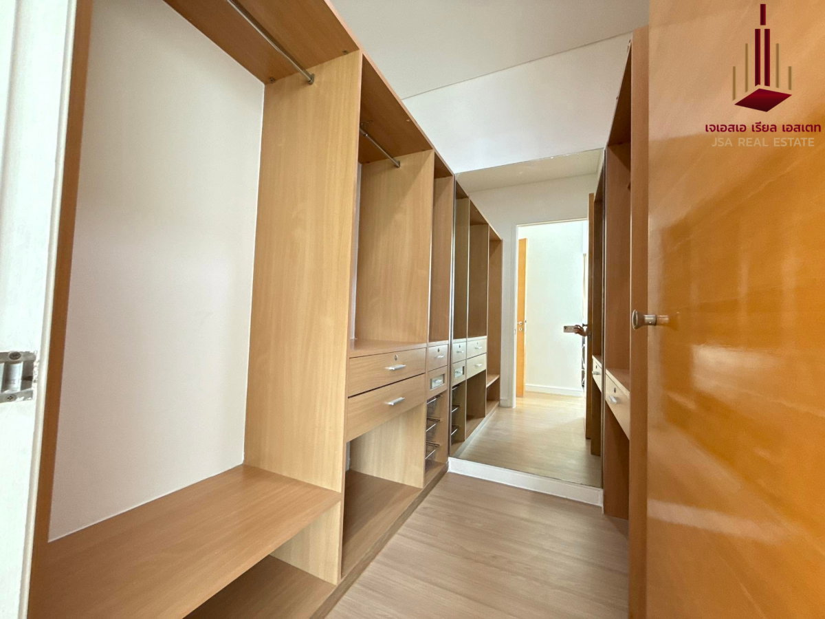 picture ✨ For Sale: Fullerton Sukhumvit Condo ✨   💰 Only 16,990,000 THB - 8/10