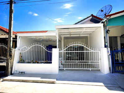 ทาวน์โฮม พิพิธภัณฑ์ยางพารา  : Newly Renovated Townhouse for Sale Khao Talo East Pattaya
