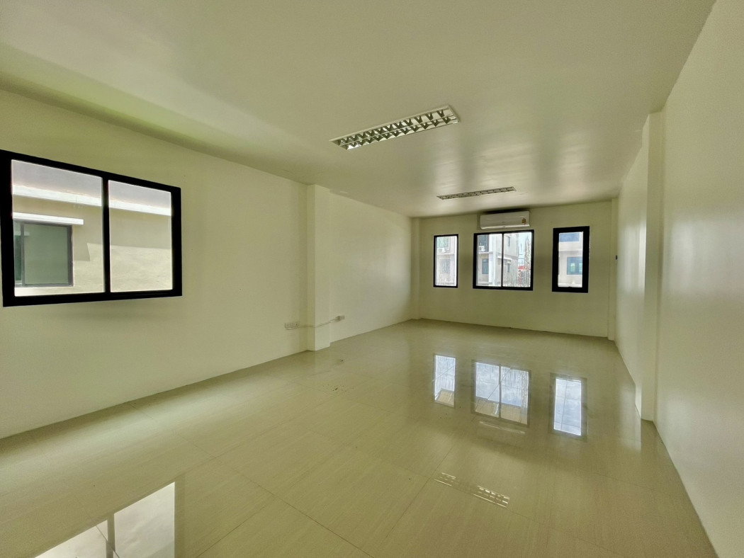 รูป ให้ เช่า อาคารพาณิชย์ The Regent Street Village 170 ตรม 16 ตรว - รูปที่ 8/12