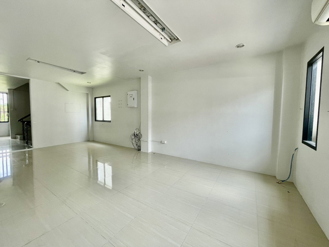 รูป ให้ เช่า อาคารพาณิชย์ The Regent Street Village 170 ตรม 16 ตรว - รูปที่ 9/12