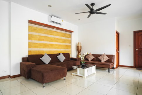 Pet Friendly Italian Style Pool Villa for Rent North Pattaya