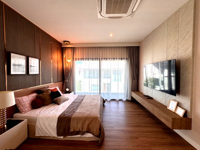 ขายบ้านเดี่ยว : For Sale | The Lavish – LV8 Aurora Pool Villa** Luxury Ready-to-Move-In Home with Private Swimming Pool S03-2712
