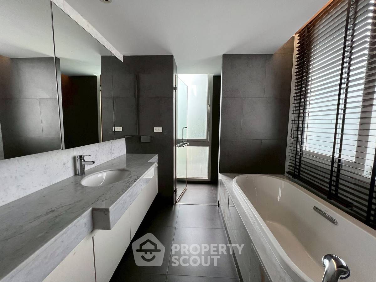 รูป คอนโด 3 ห้องนอน ขนาด 150 ตร.ม. ลา ซิตต้า เพนท์เฮาส์ ใกล้ BTS ทองหล่อ (ID 3028402) - รูปที่ 10/11