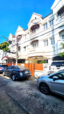 ทาวน์โฮม ถนนงามวงศ์วาน : ขายทาวเฮ้าส์ 3 ชั้น บ้านสวนกลางเมือง ซอยพิบูลสงคราม 22