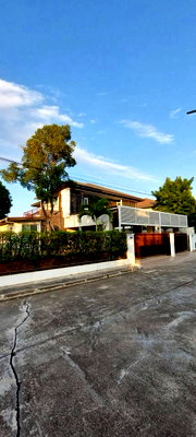 ขายบ้านเดี่ยว : 🏡บ้านหรูริมทะเลสาบ! Serene Lake หางดง 135 ตร.ว. 13 ลบ. 📞063-6649056
