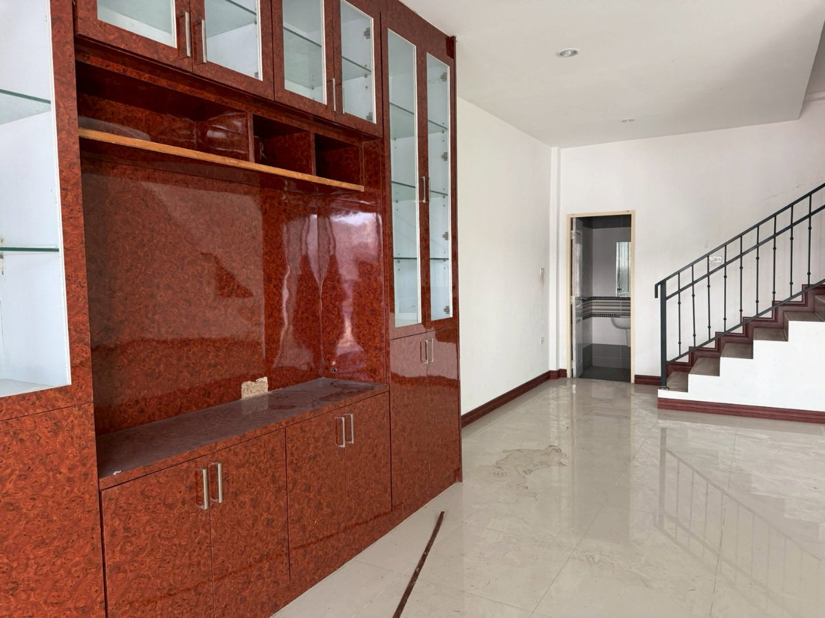รูป 🏡 ทาวน์เฮ้าส์หลังใหญ่ ทำเลใจกลางเมืองชลบุรี หมู่บ้านอุ่นไอรัก - รูปที่ 8/10