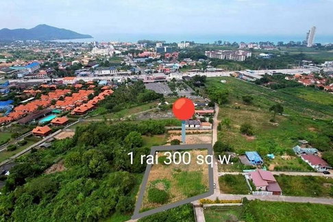 Land for sale in Bang Saray, Sattahip, Chonburi, near Sukhumvit Road. Excellent location and convenient transportation.