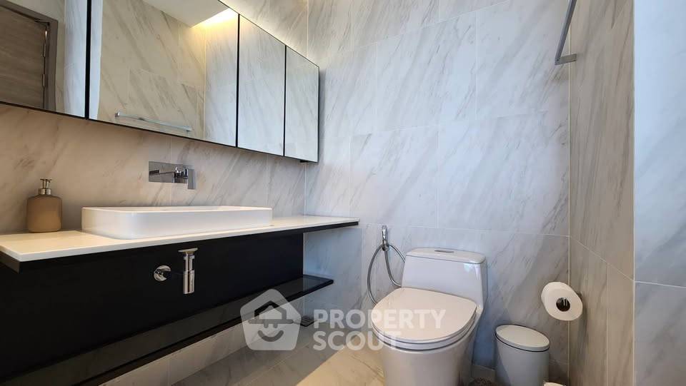 รูป ราคาดี คอนโด 2 ห้องนอน The Room Sukhumvit 38 ใกล้ BTS ทองหล่อ (ID 3039323) - รูปที่ 17/30