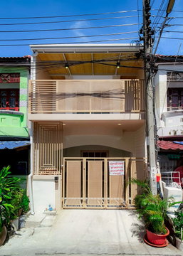 Townhouse for sale : Piyawararom Village Phase 3 Land Area 16 sq.wah, 3 Bedrooms 2 Bathrooms, Fully furnished
