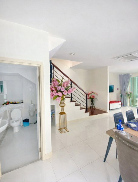 รูป ทำเลอ่อนนุช-ลาดกระบัง 3 นอน ใกล้โรบินสัน ลาดกระบัง 300 ม. โฮมออฟฟิศหัวมุม ติดถนนเมน - รูปที่ 5/8