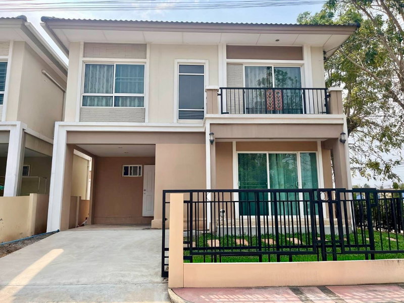 Houses for rent : Single house for rent Passorn Pride Village, Pinklao-Wongwaen, corner house, complete with furniture, pets allowed.  move in immediately (H6912)
