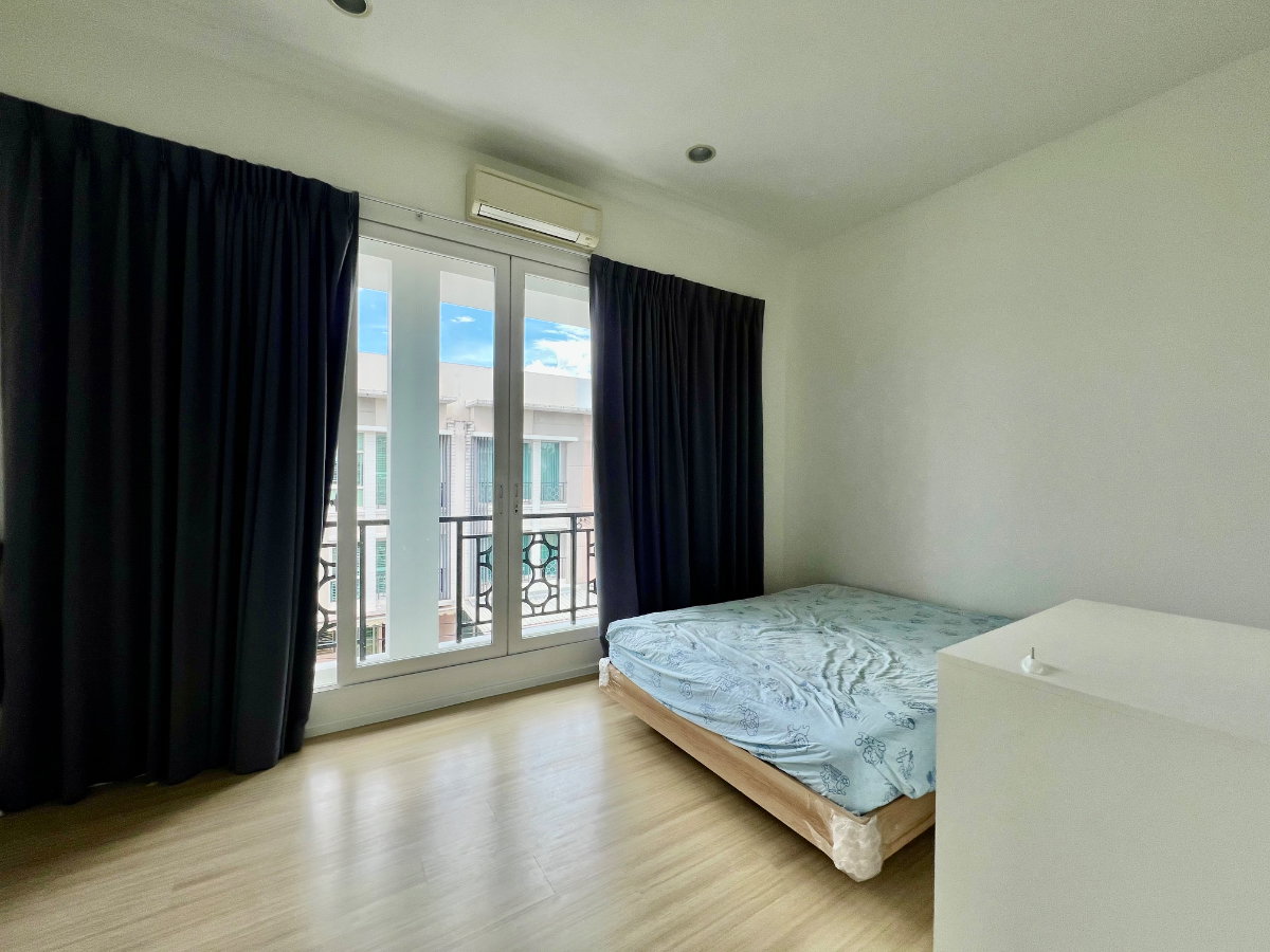 picture Townhome for Sale | Baan Klang Muang Rama 9 – Motorway Fully Renovated | Fully Furnished | Move-in Ready | Prime Rama 9 Location - 25/26