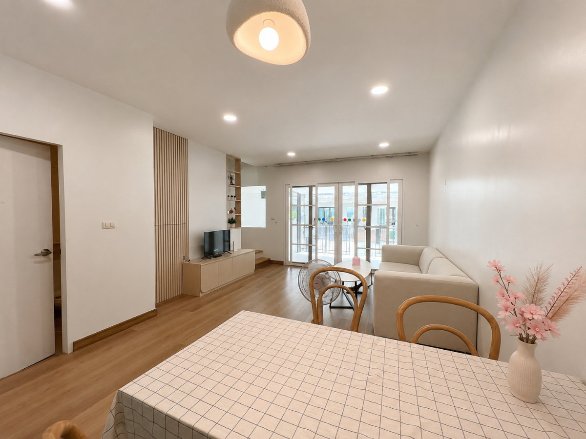 picture Townhome for Sale | Baan Klang Muang Rama 9 – Motorway Fully Renovated | Fully Furnished | Move-in Ready | Prime Rama 9 Location - 7/26