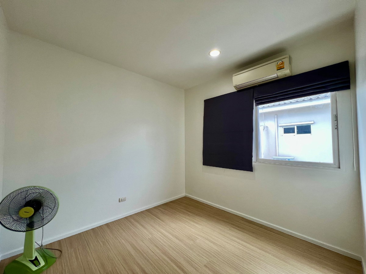picture Townhome for Sale | Baan Klang Muang Rama 9 – Motorway Fully Renovated | Fully Furnished | Move-in Ready | Prime Rama 9 Location - 20/26