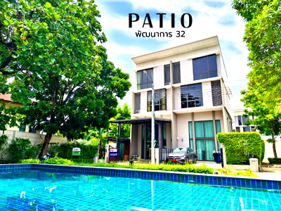 ขายทาวน์โฮม : ขาย ทาวน์โฮมหรู Patio พัฒนาการ 32 หน้าสระน้ำ 33.6ตร.ว. 8.3 ล้านบาท หลังริม 3.5 ชั้น 3ห้องนอน 3ห้องน้ำ เข้าออกได้หลายทาง