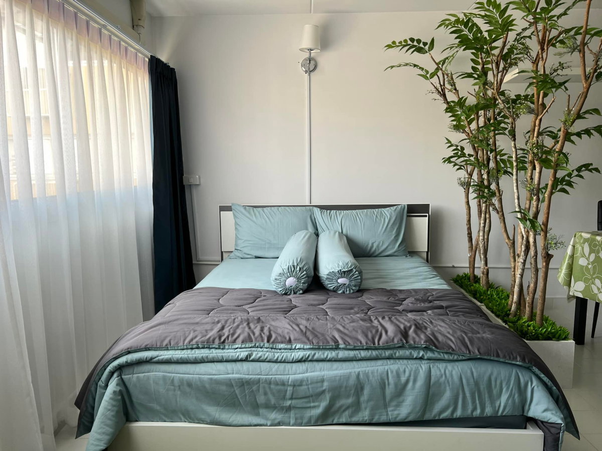 picture Special Studio Room 28. sqm C9 Popula Condo by Prathomlerk - 7/15