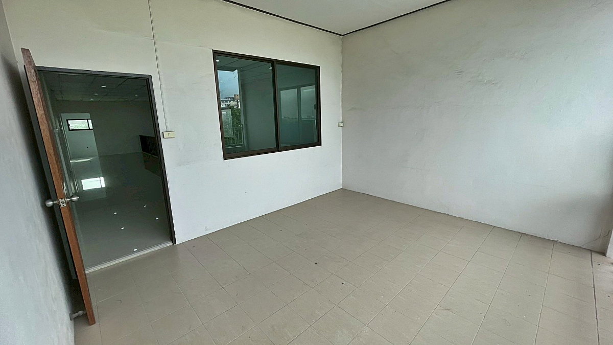 picture Home office for rent at On Nut 20 Sukhumvit 77 - 20/24