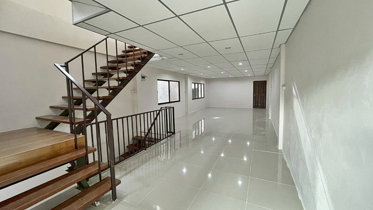 picture Home office for rent at On Nut 20 Sukhumvit 77 - 9/24