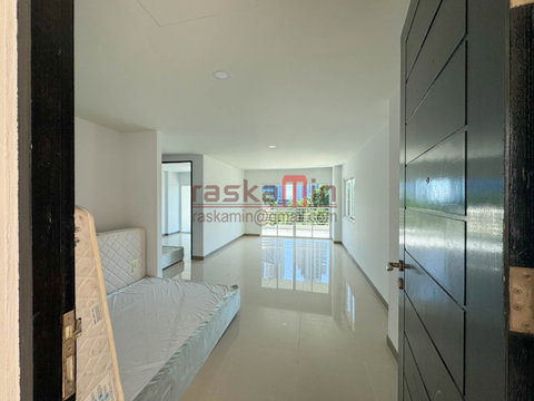 🌊 ขายคอนโด Wongamat Privacy Residence 2 ห้องนอน 2 ห้องน้ำ 107 ตร.ม. เพียง 3.35 ล้านบาท ชื่อไทย 🌊