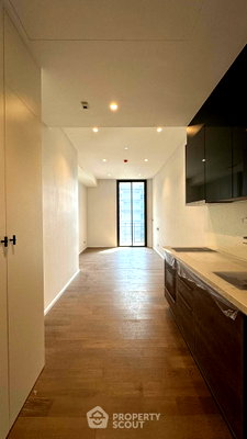 Condos for sale : Pet-Friendly 1-BR Condo, Muniq Langsuan, 12th Floor Near BTS Ratchadamri (ID 3043583)