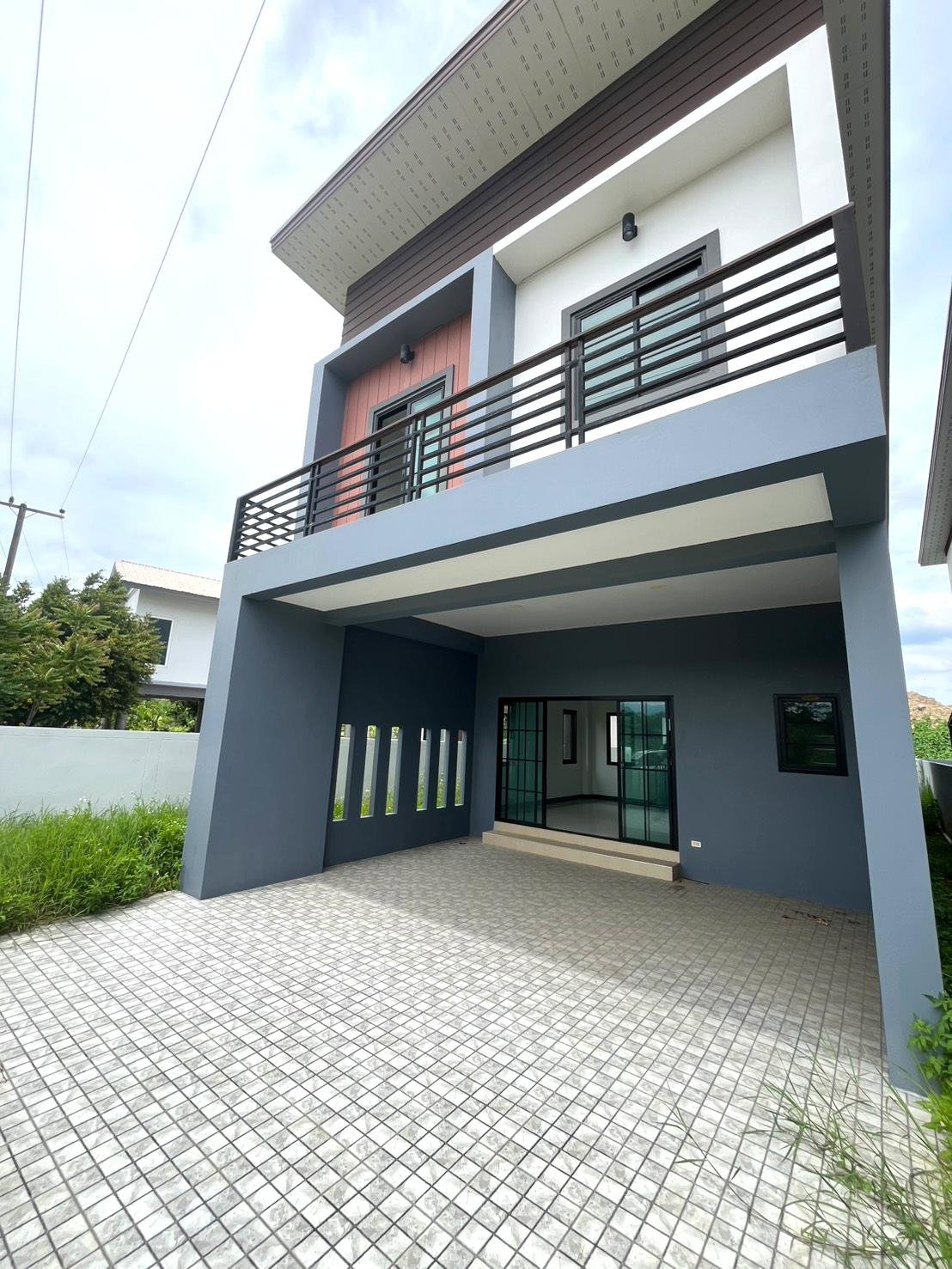 ขายบ้านเดี่ยว 2 ชั้น บ้านพร้อมอยู่ ทำเลชานเมือง บรรยากาศเงียบสงบ เดินทางสะดวก ใกล้ตลาด ห้างสรรพสินค้า และโรงเรียนนานาชาติ #C5MG100781