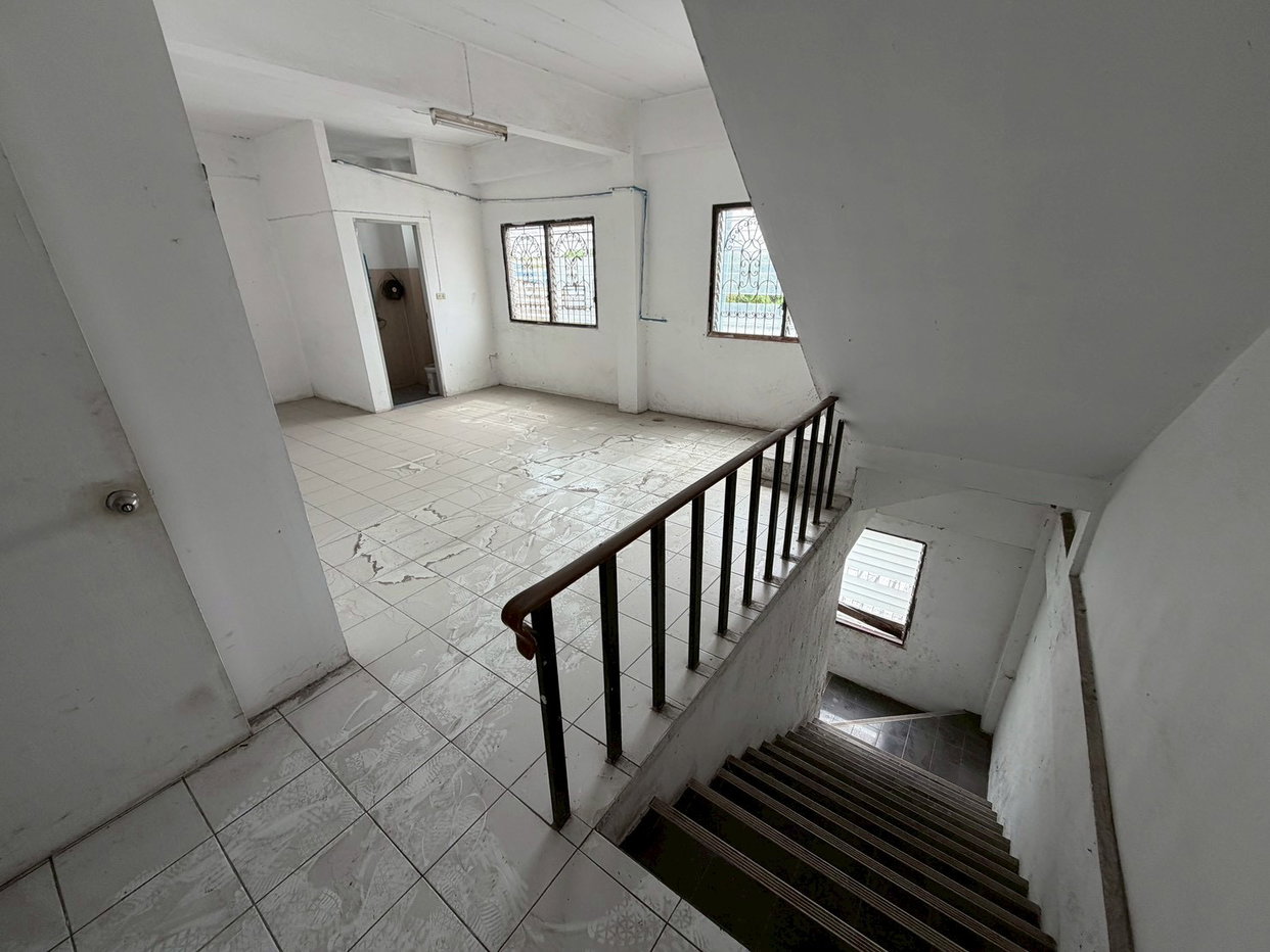 รูป อาคารพาณิชย์ 51.2 ตร.วา อำเภอบางพลี จังหวัดสมุทรปราการ 9.3M - รูปที่ 11/18