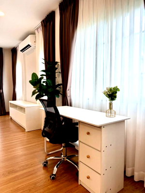 Houses for rent Samut Prakarn : Luxury detached house for rent at Centro Bangna. Luxuriously Decorated, Fully Furnished and Equipped with Appliances