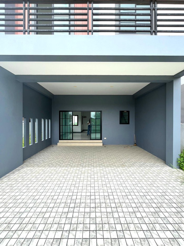 รูป ขายบ้านเดี่ยว 2 ชั้น บ้านพร้อมอยู่ ทำเลชานเมือง บรรยากาศเงียบสงบ เดินทางสะดวก ใกล้ตลาด ห้างสรรพสินค้า และโรงเรียนนานาชาติ  #C5MG100781 - รูปที่ 2/22