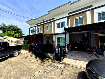 Townhouses for sale : TOWN HOUSE 17.6 Sq.w. Bang Plee Samut Prakarn for 2M