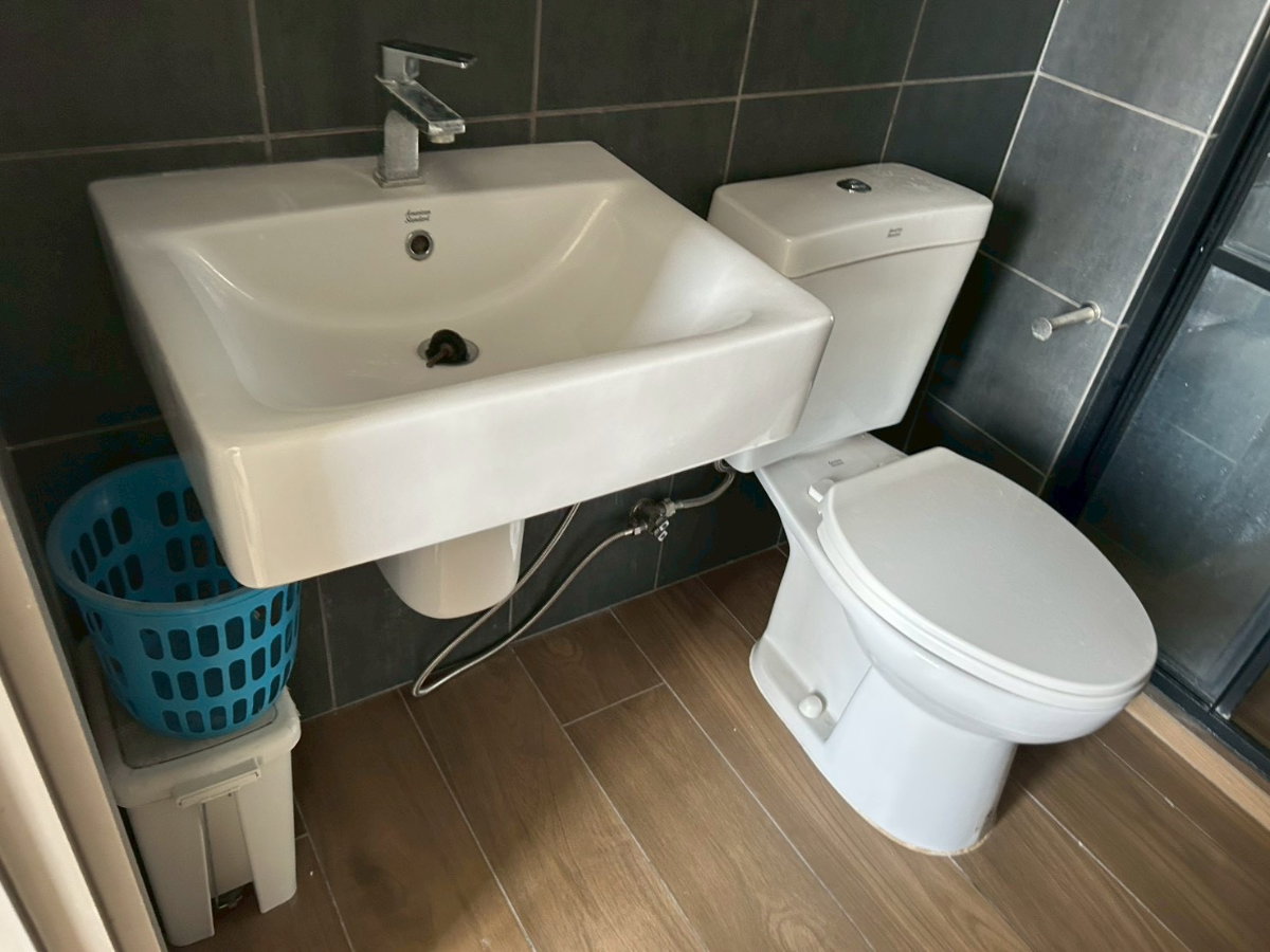 picture FOR Rent The Base Garden Rama9 Unit 18/484 - 10/13