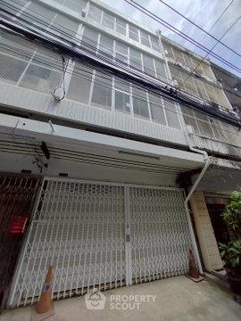 ทาวน์โฮม 4 ห้องนอน ให้เช่า ใกล้ MRT บางซื่อ เขตพญาไท (แสนสไน) (ID 2466949)