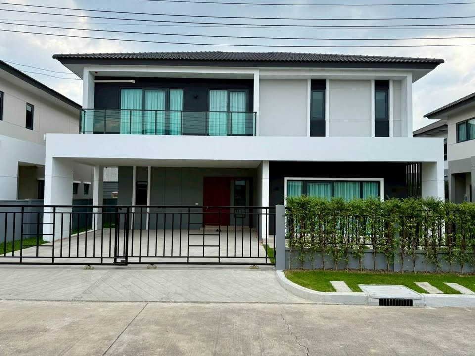 รูป HR3566ให้เช่าบ้านเดี่ยวหรูหลังใหญ่ 85 ตร.ว. CENTRO วิภาวดี ใกล้สนามบินดอนเมือง & รร.นานาชาติ Harrow บ้านใหม่พร้อมอยู่ มีห้องแม่บ้าน + EV Charger - รูปที่ 1/46