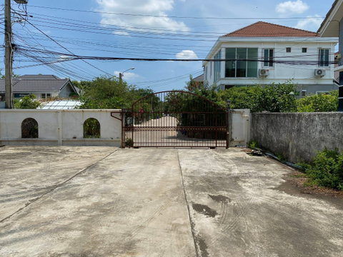 ให้เช่า โกดังพร้มอบ้าน ทำเลสาย2-ซอย ศาลาธรรมสพน์ ที่ดินขนาดใหญ่ พื้นที่ใช้สอยเยอะ